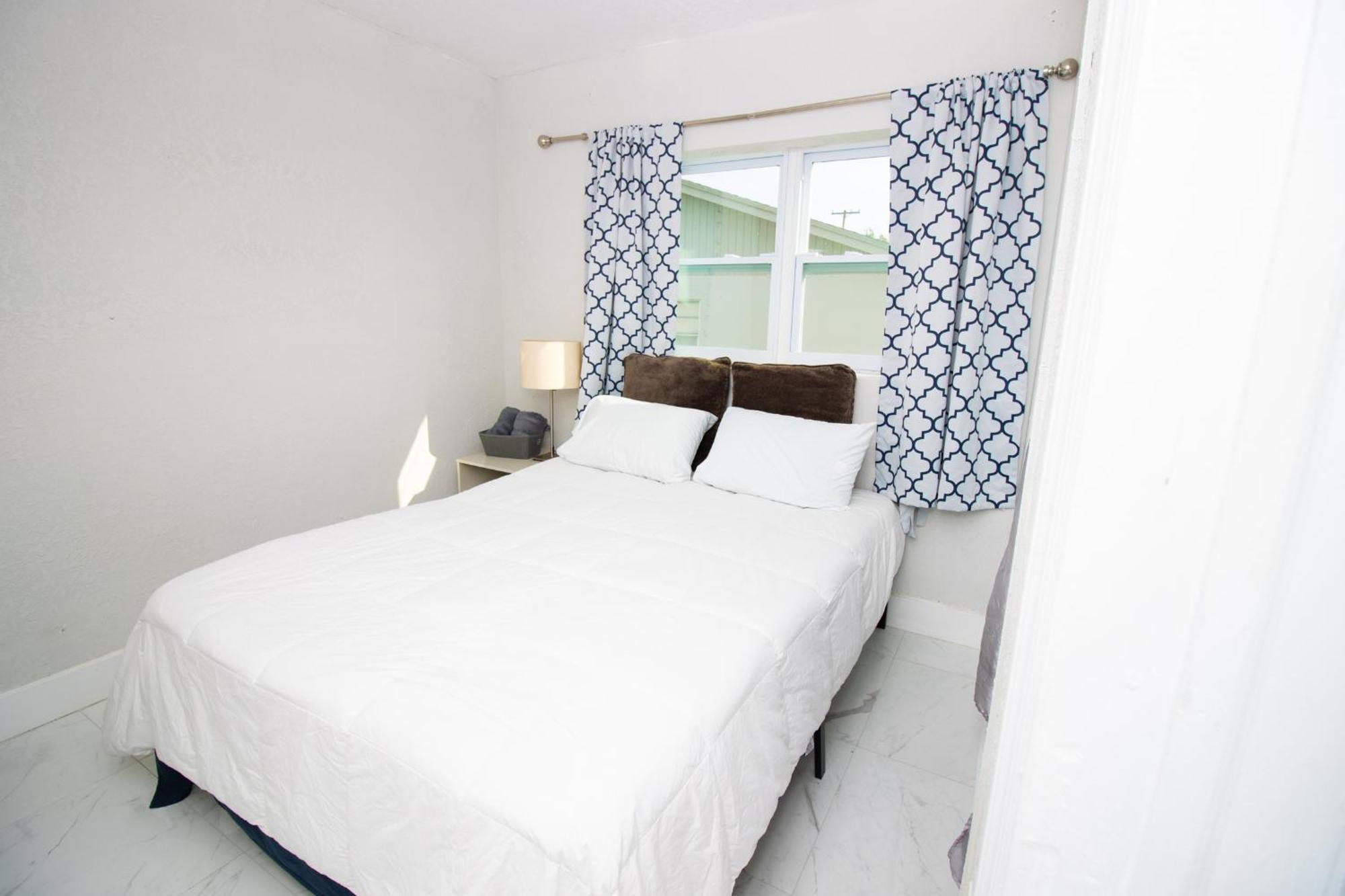 Shared Home - Close To The Beach Riviera Beach Exterior foto